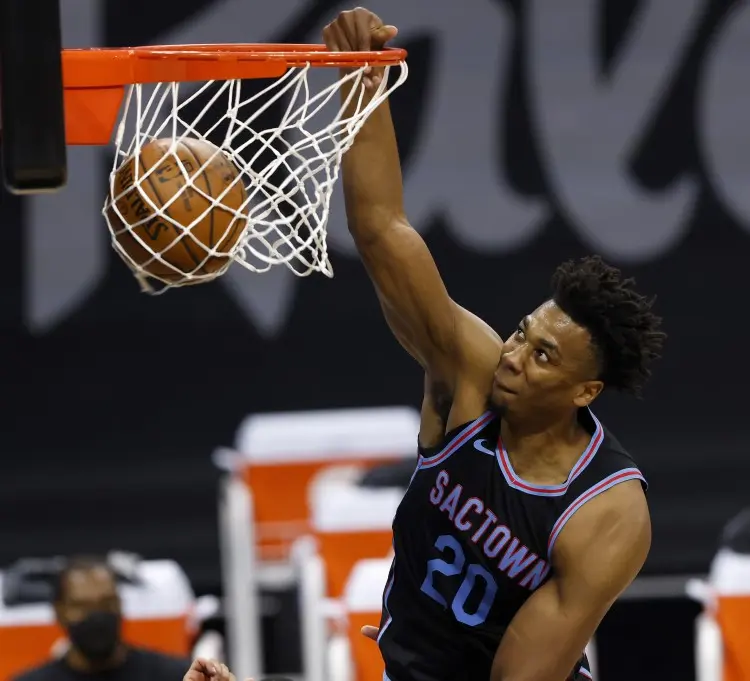 统中锋, 帮手, 王哲林内线 统中锋, 帮手, 王哲林内线