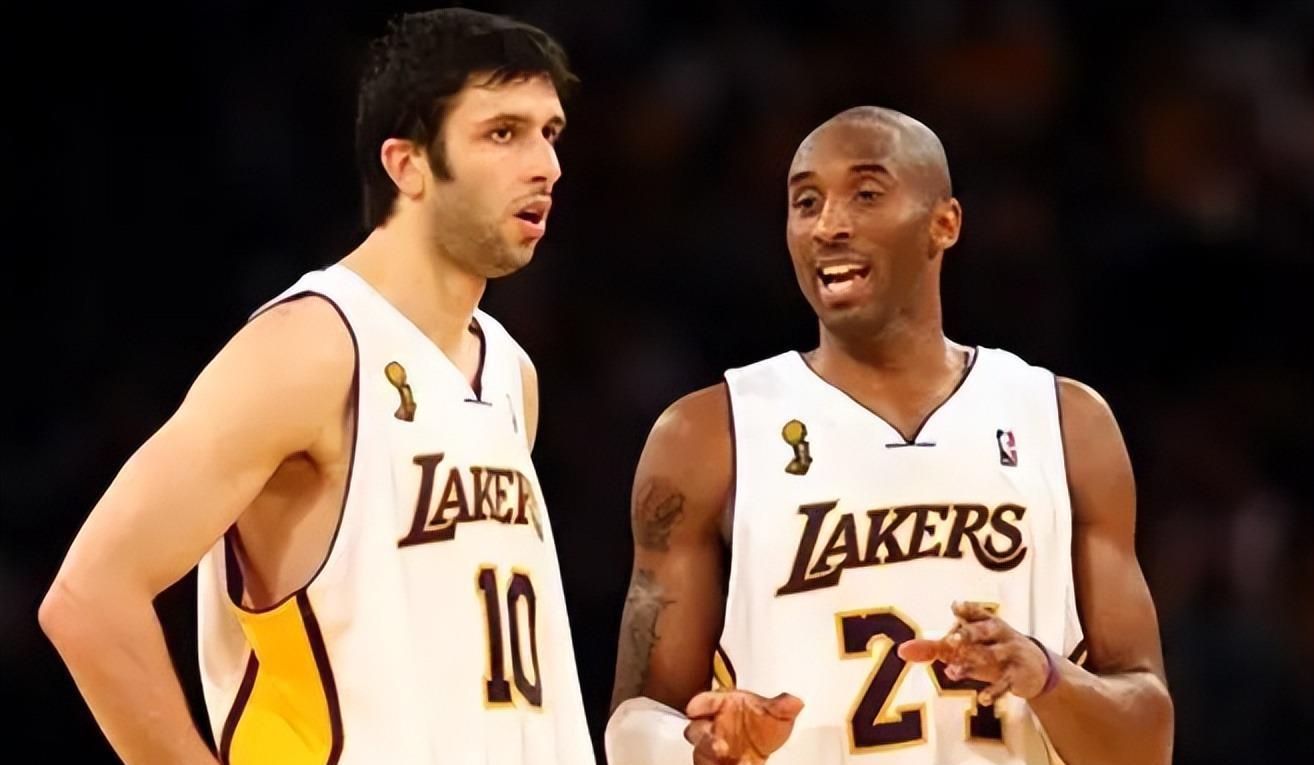 并和他打了, img, 摔倒了